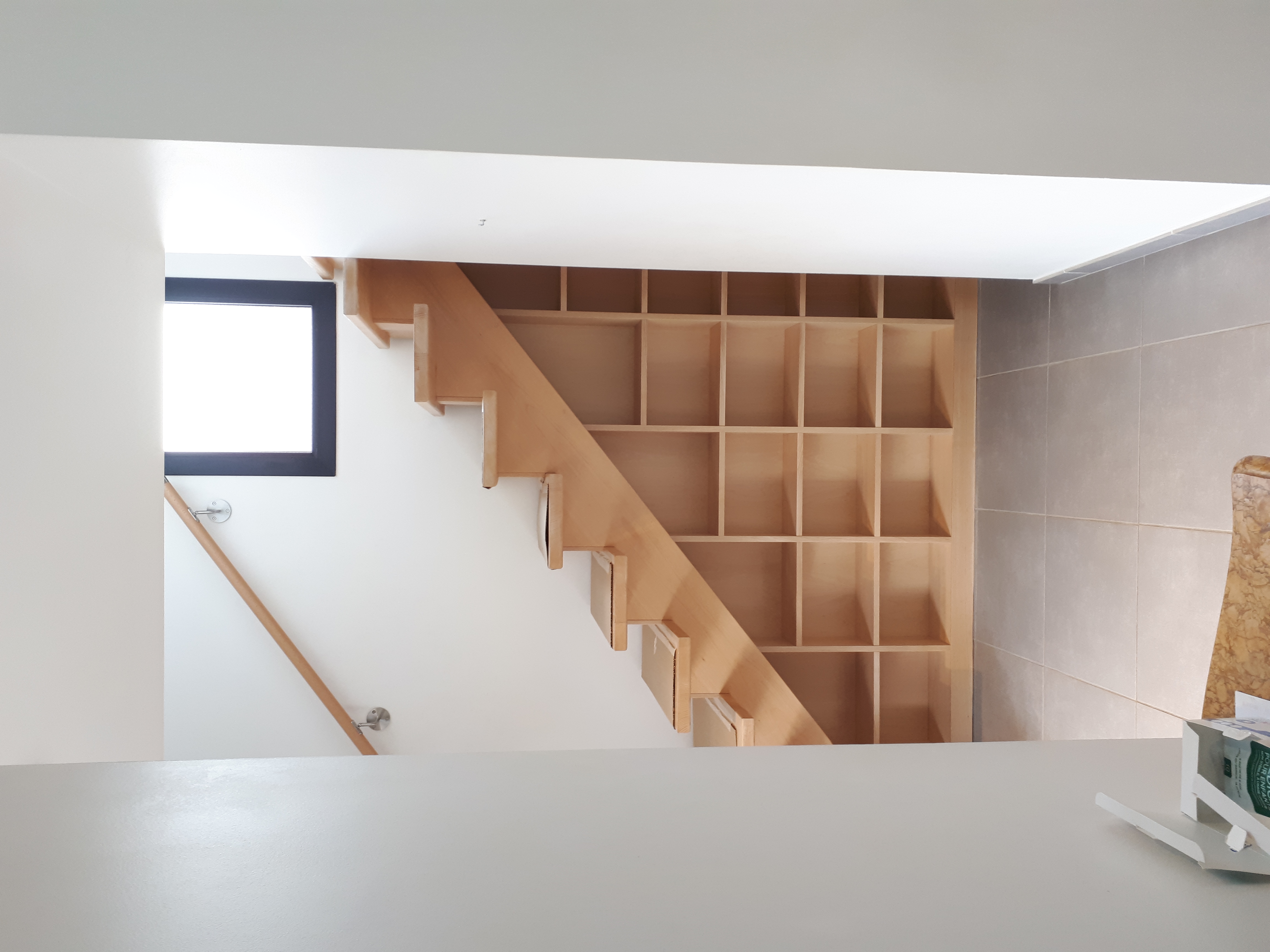 Agencement sous escalier — vue 1
